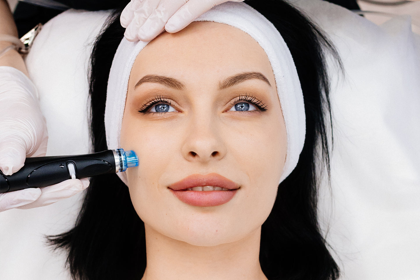 DERMAPLANING WITH SIGNATURE HYDRAFACIAL